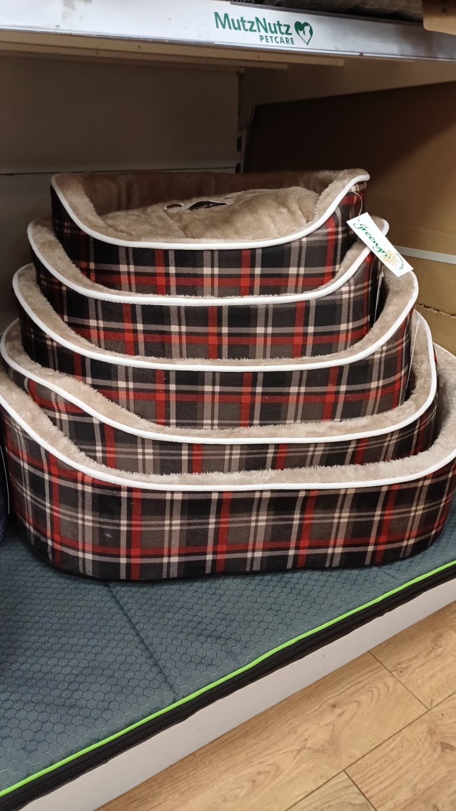 Greengro Edinburgh Nest Dog Bed